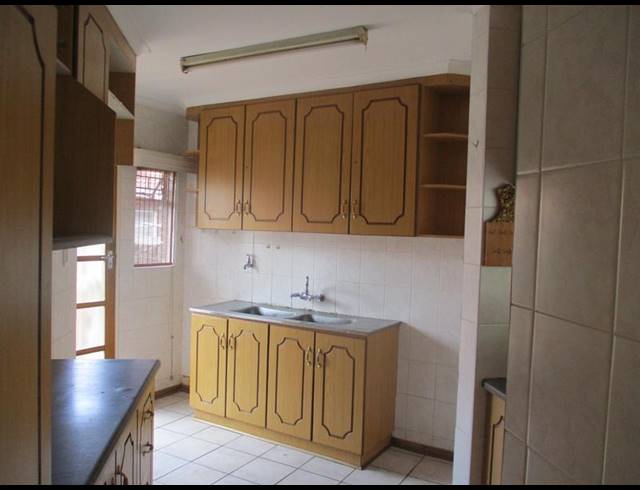 2 BEDROOM TOWNHOUSE FOR SALE IN PELLISSIER